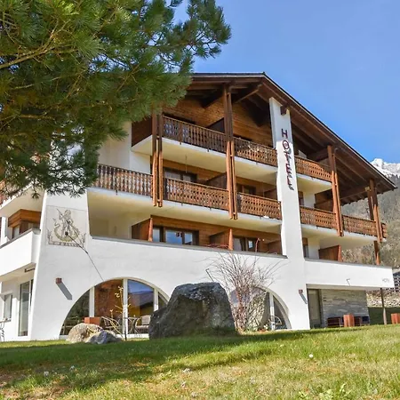 Pazzola Hotel *
