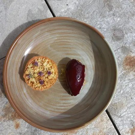 Pazzola Ξενοδοχείο *